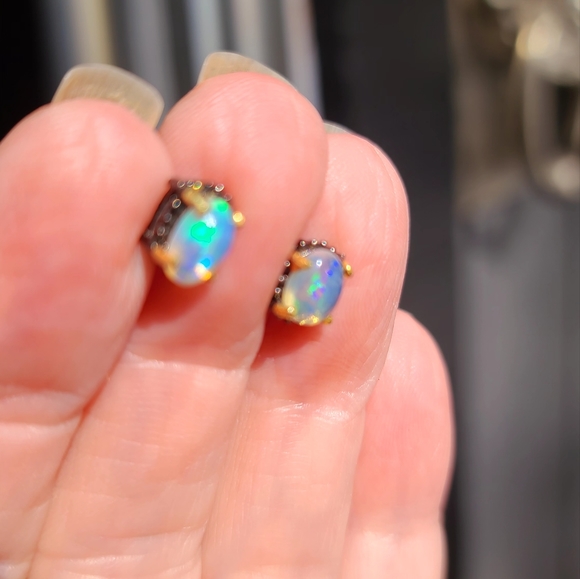 Opal 2k chic stud sterling rhodium & gold earrings - Picture 5 of 9